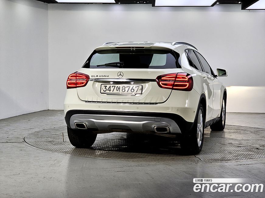 Mercedes-Benz GLA-Class 2016