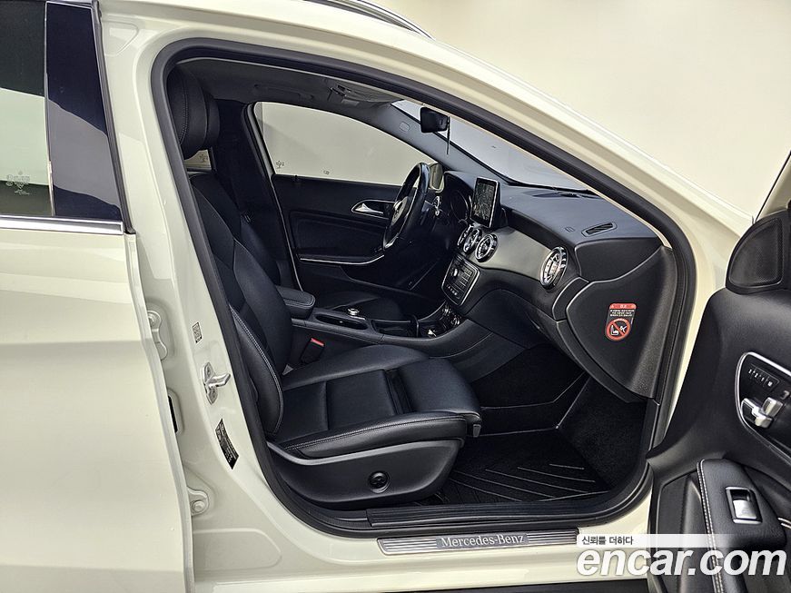 Mercedes-Benz GLA-Class 2016