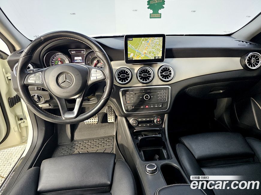 Mercedes-Benz GLA-Class 2016