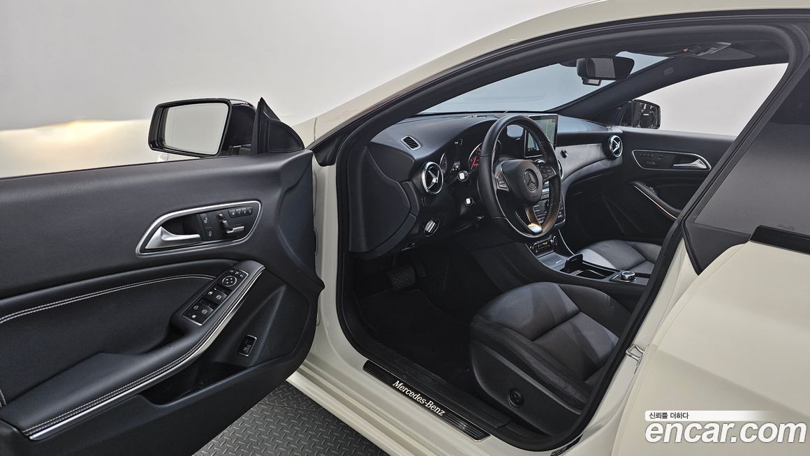 Mercedes-Benz CLA-Class 2015
