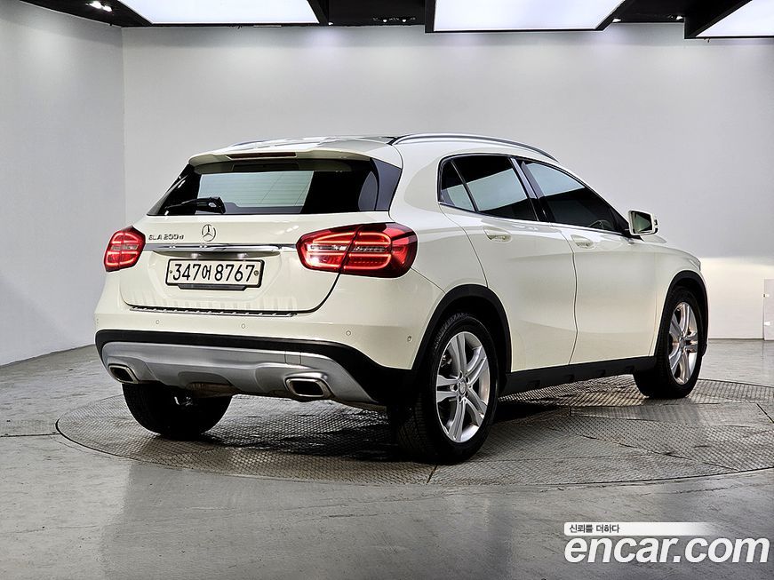 Mercedes-Benz GLA-Class 2016