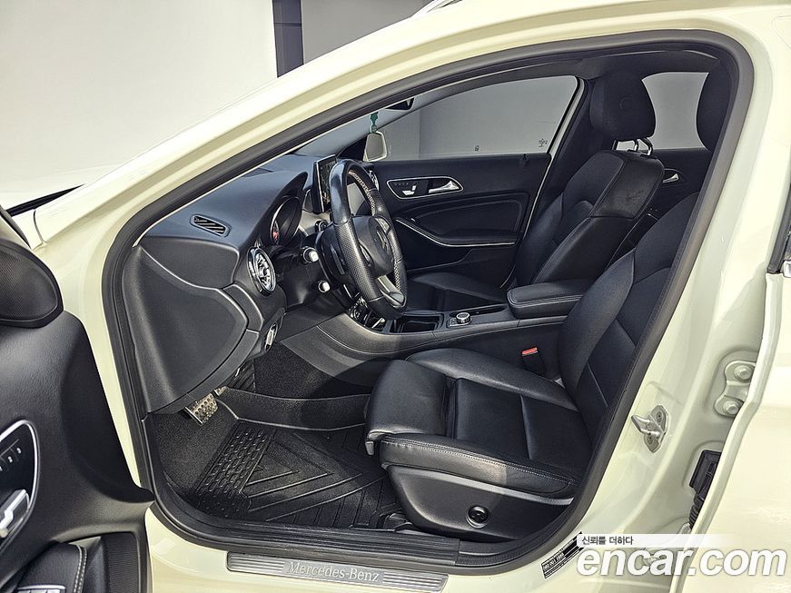 Mercedes-Benz GLA-Class 2016