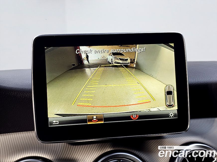 Mercedes-Benz GLA-Class 2016