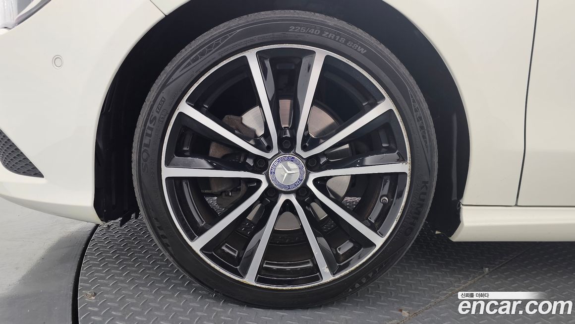 Mercedes-Benz CLA-Class 2015