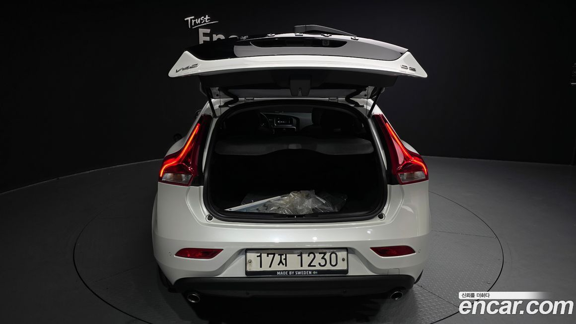 Volvo V40 2018
