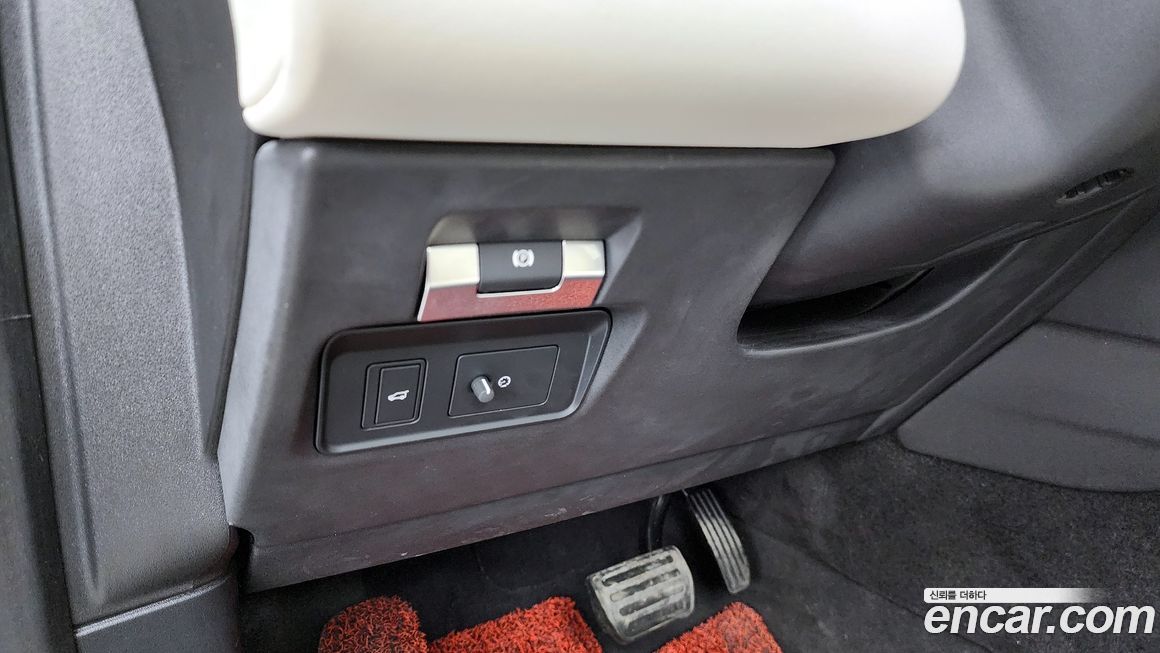 Land Rover Discovery Sport 2021
