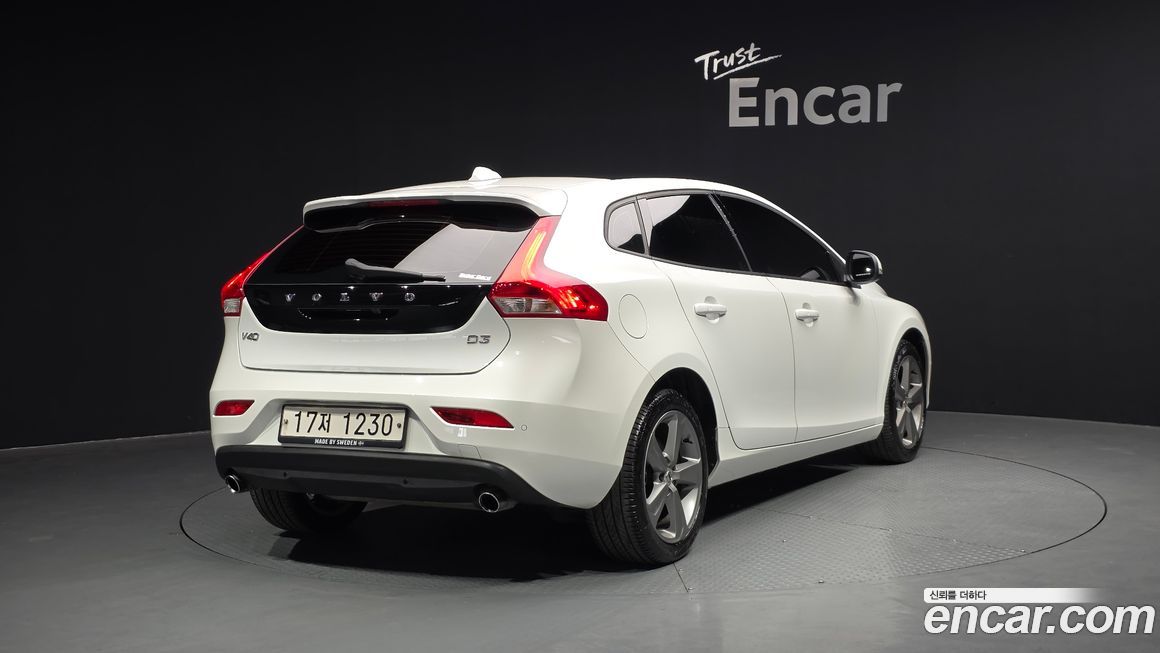 Volvo V40 2018