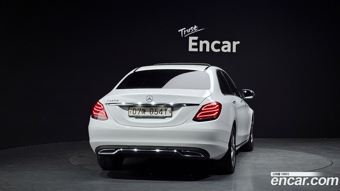 Mercedes-Benz C-Class 2016