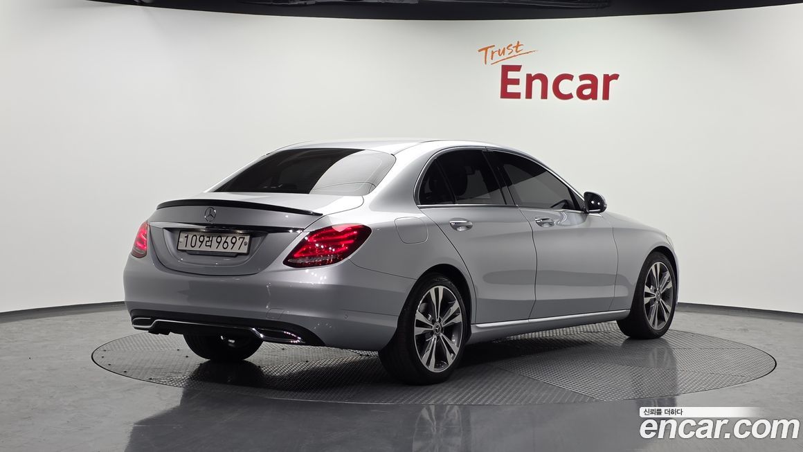 Mercedes-Benz C-Class 2018