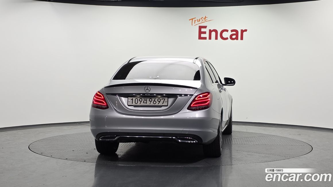 Mercedes-Benz C-Class 2018