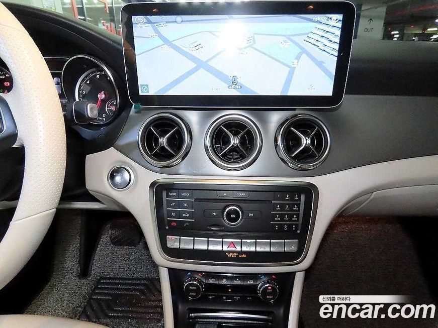 Mercedes-Benz GLA-Class 2019