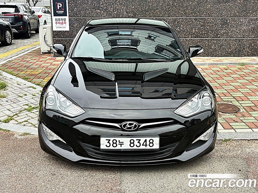 Hyundai Genesis 2012