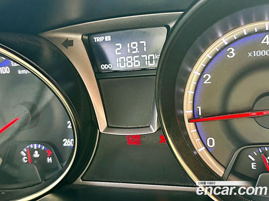 Hyundai Genesis 2012