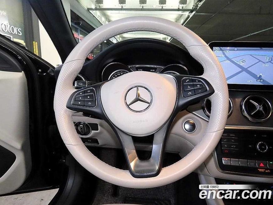 Mercedes-Benz GLA-Class 2019