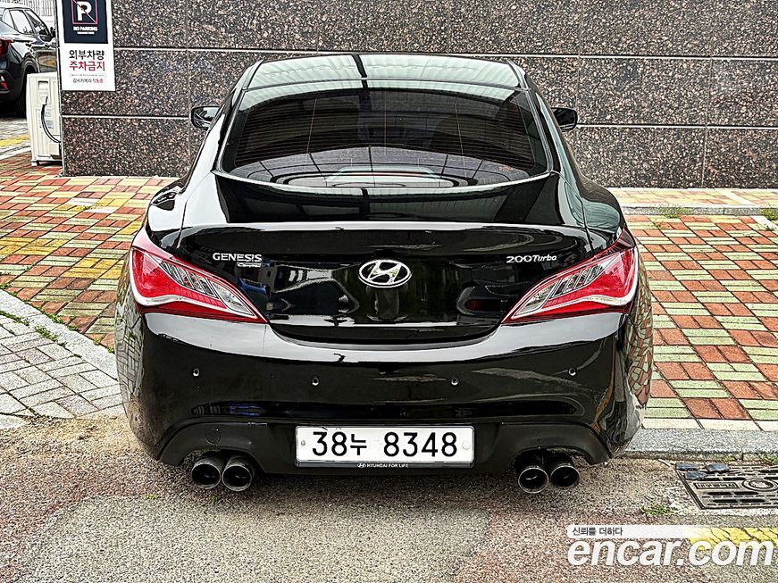 Hyundai Genesis 2012