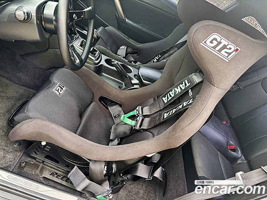 Hyundai Genesis 2012