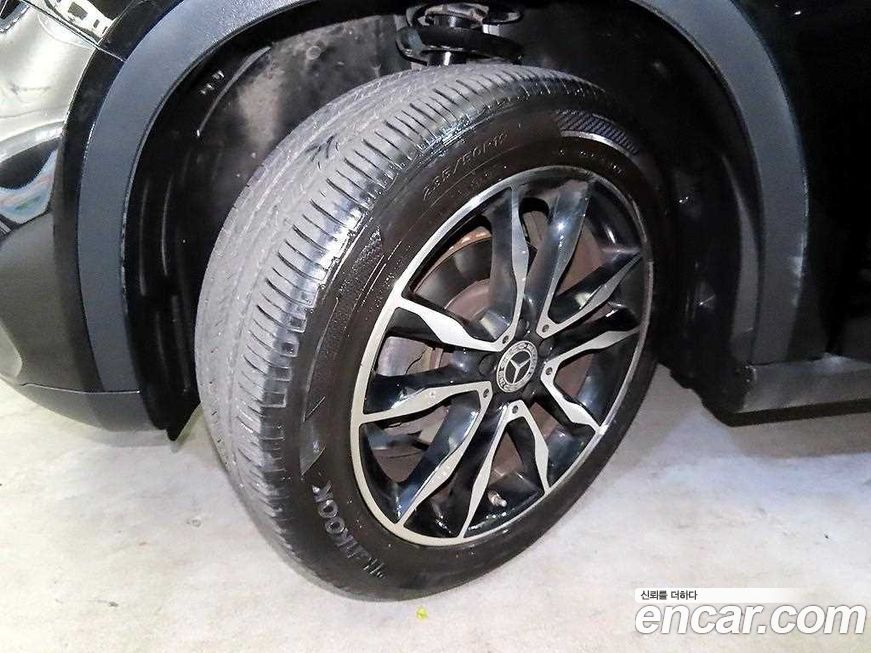 Mercedes-Benz GLA-Class 2019