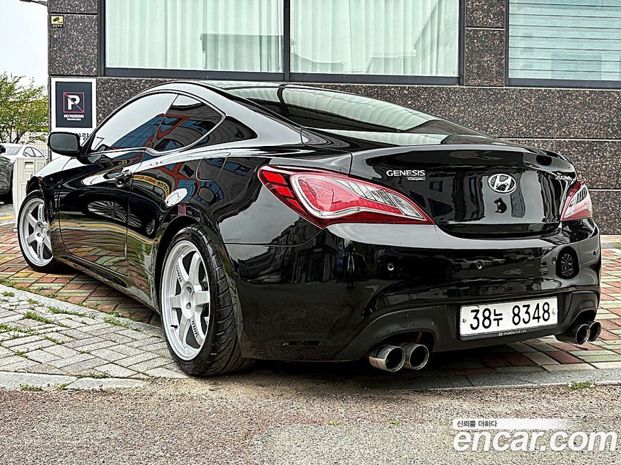 Hyundai Genesis 2012