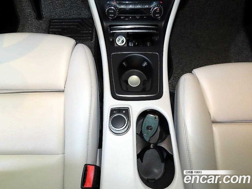 Mercedes-Benz GLA-Class 2019