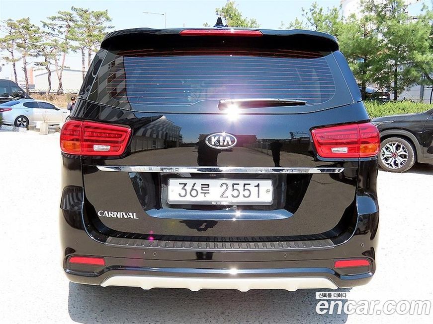 Kia Canival 2019