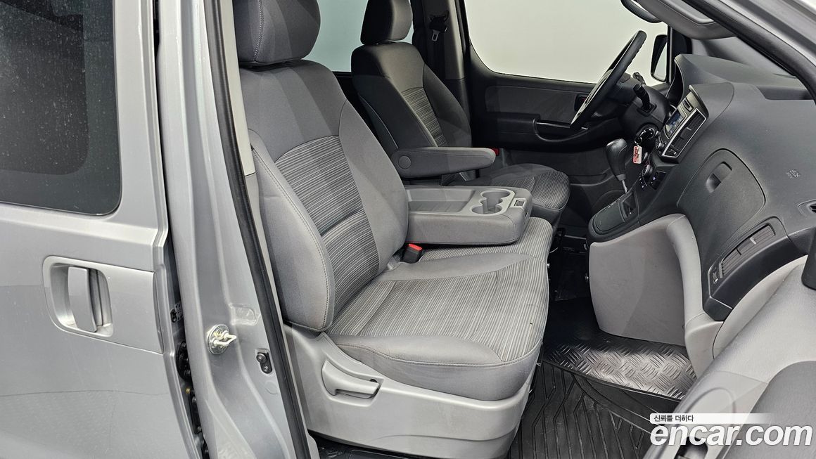 Hyundai Starex 2021