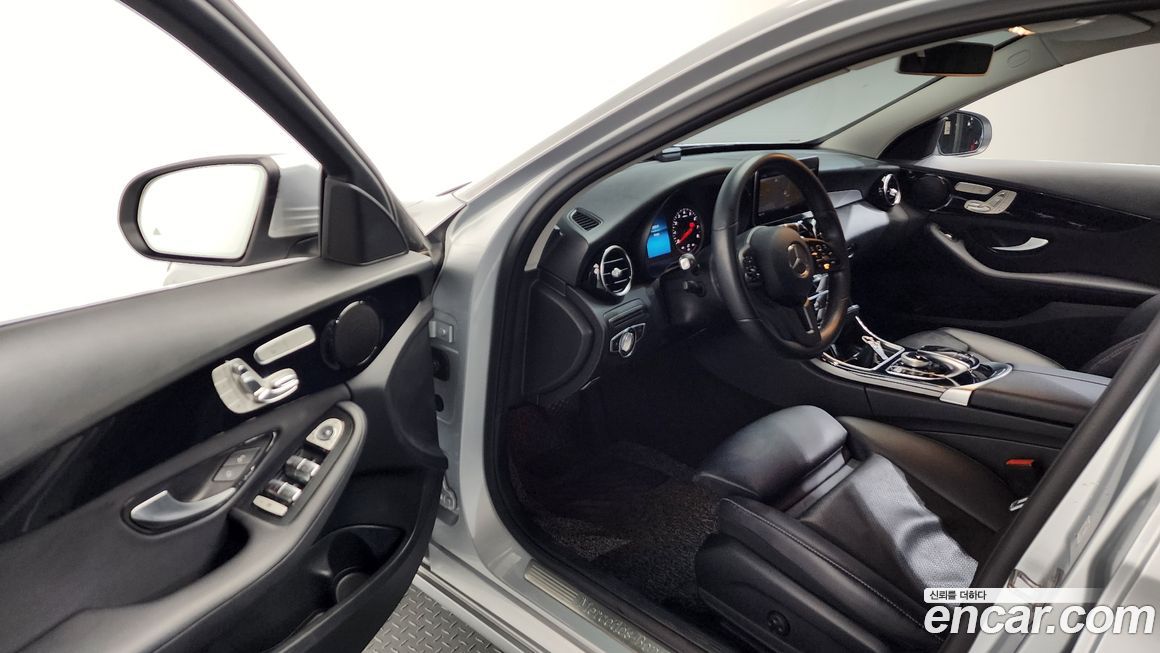 Mercedes-Benz C-Class 2019