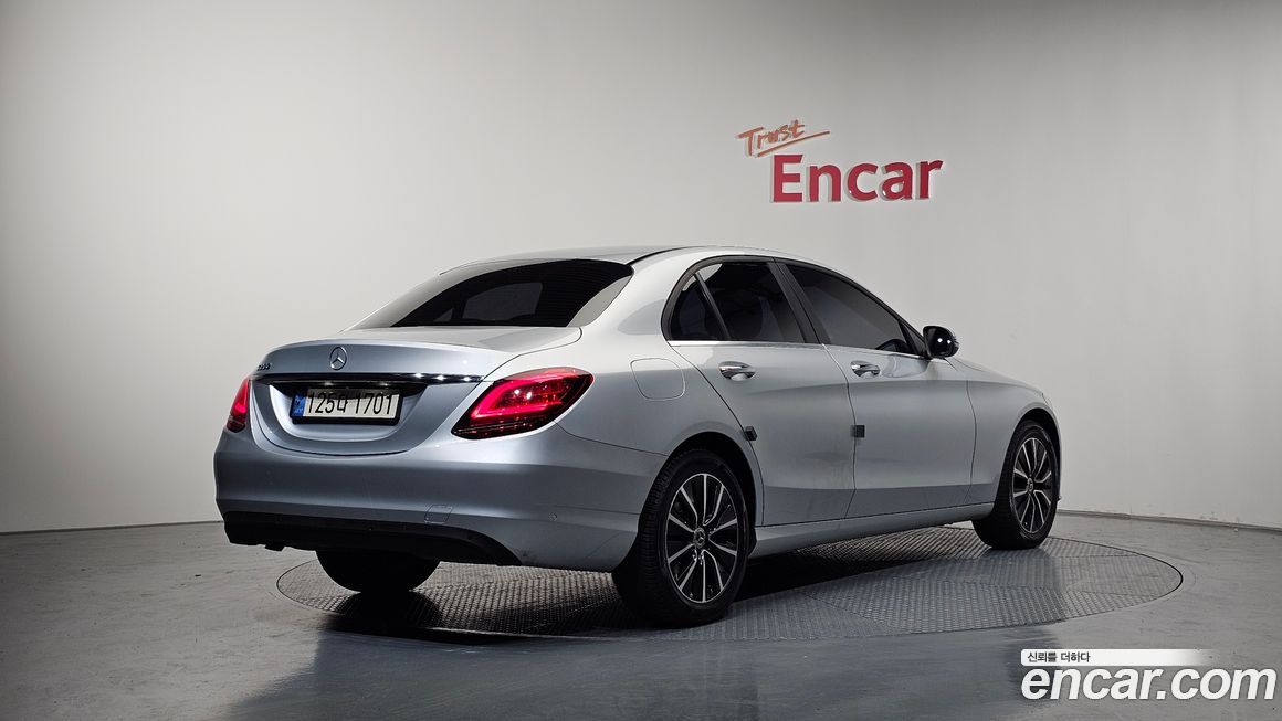 Mercedes-Benz C-Class 2019