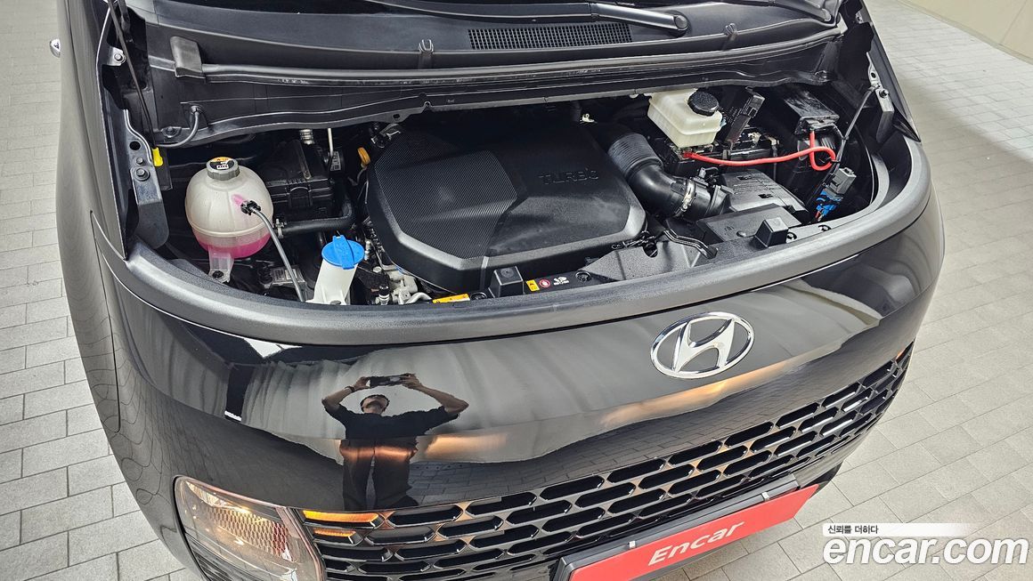 Hyundai Staria 2023