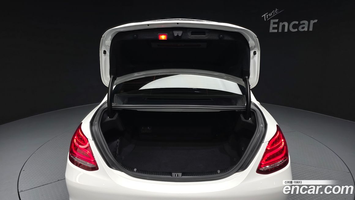 Mercedes-Benz C-Class 2018