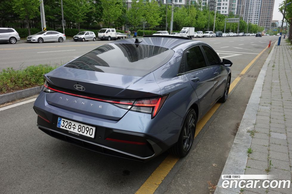 Hyundai AVANTE 2024