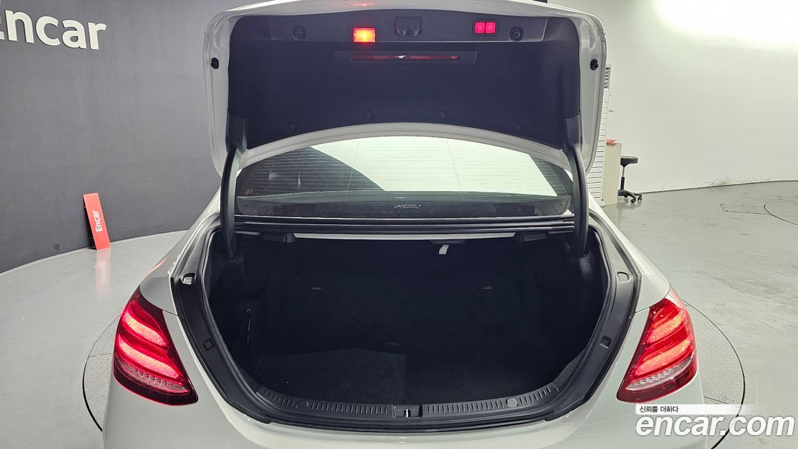 Mercedes-Benz E-Class 2020