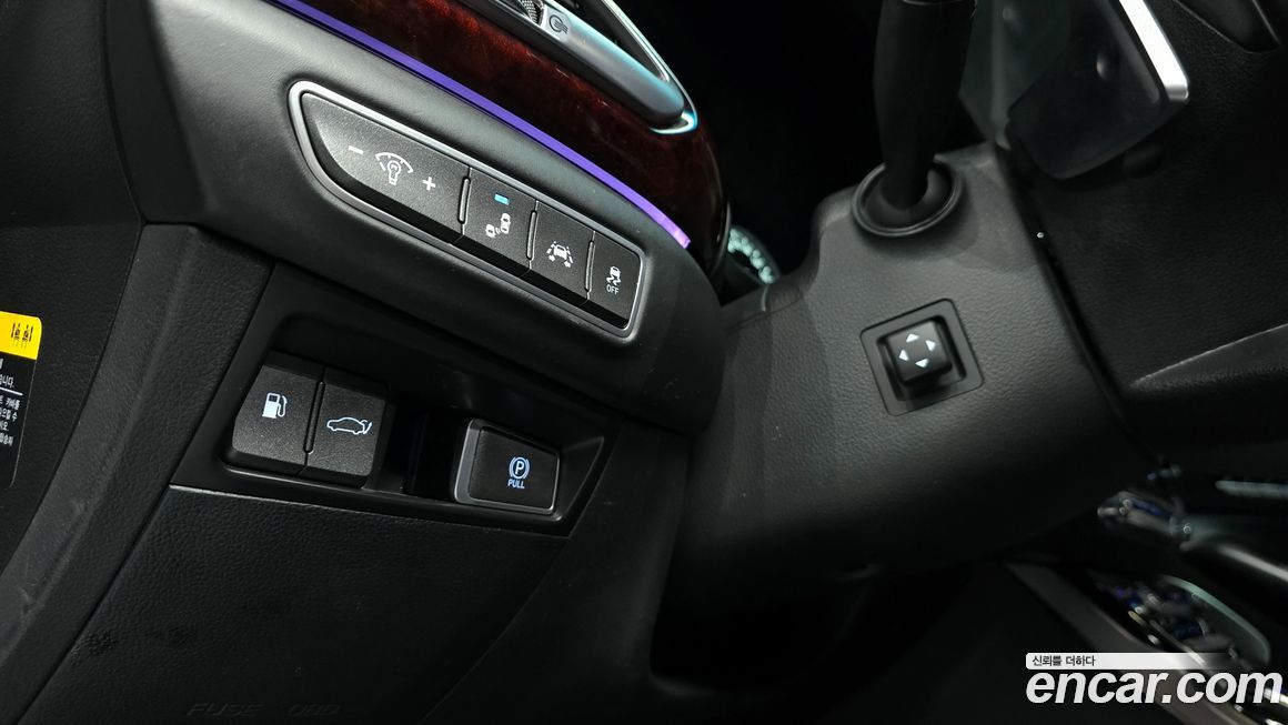 Genesis EQ900 2017