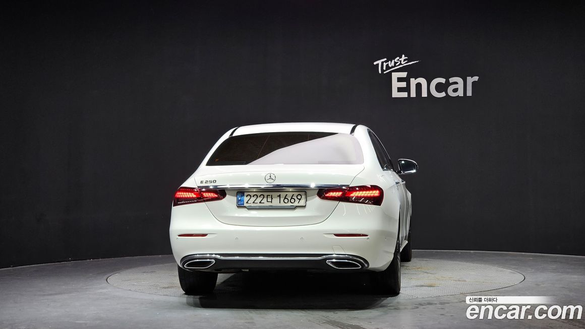 Mercedes-Benz E-Class 2021