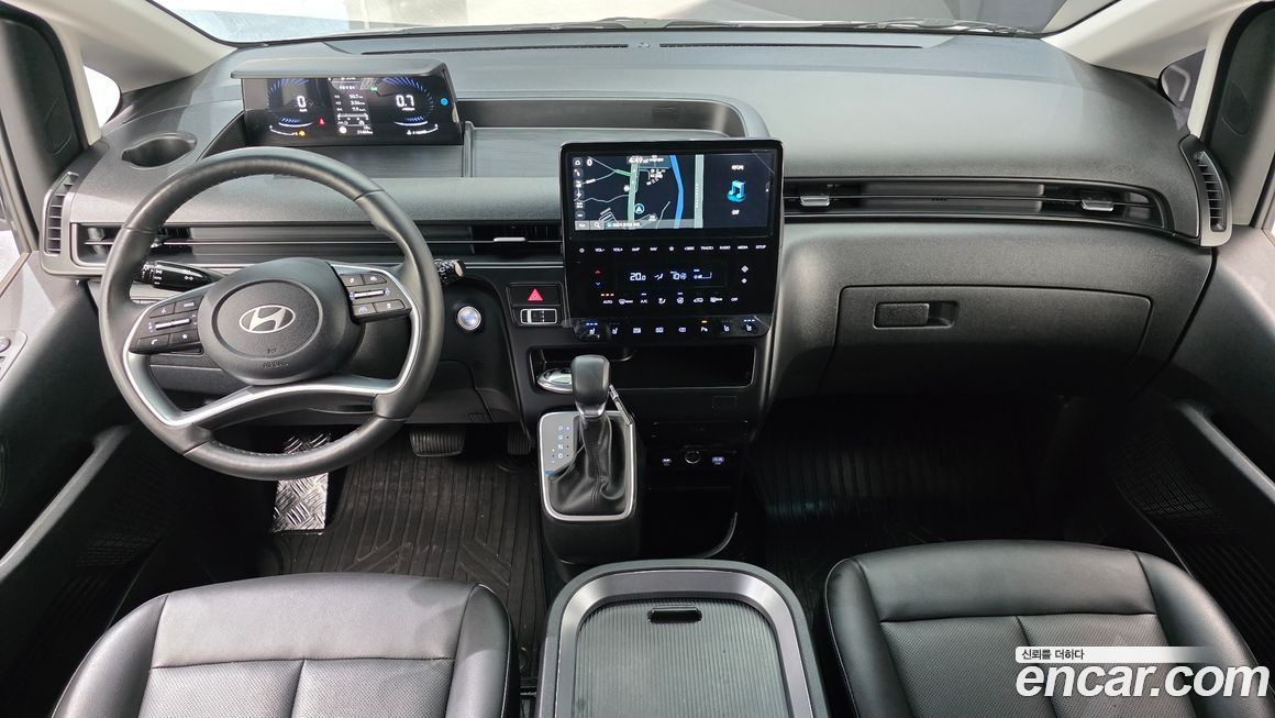 Hyundai Staria 2025