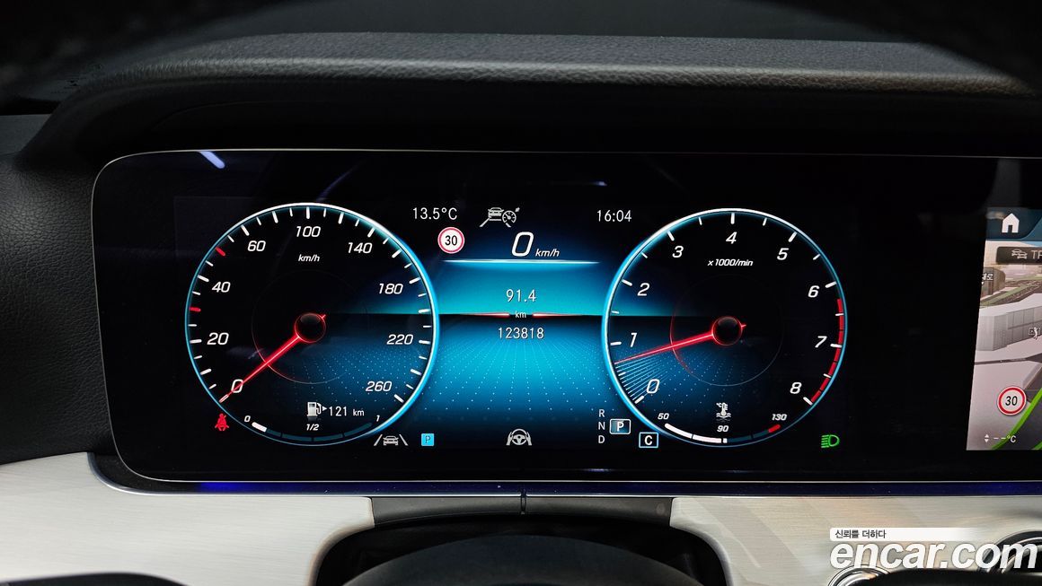 Mercedes-Benz E-Class 2021