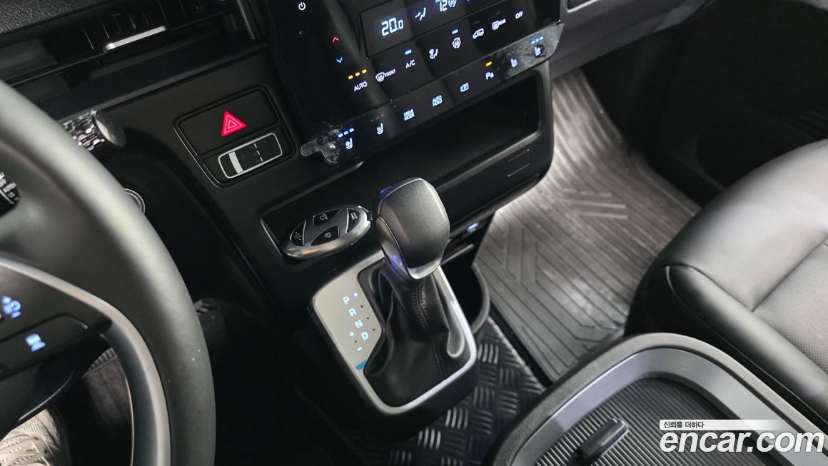 Hyundai Staria 2025