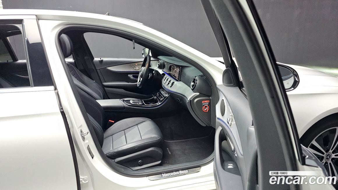 Mercedes-Benz E-Class 2021
