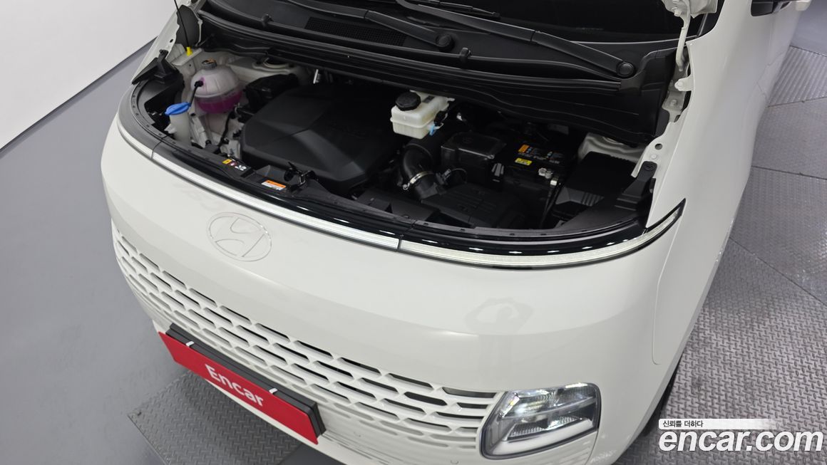 Hyundai Staria 2025