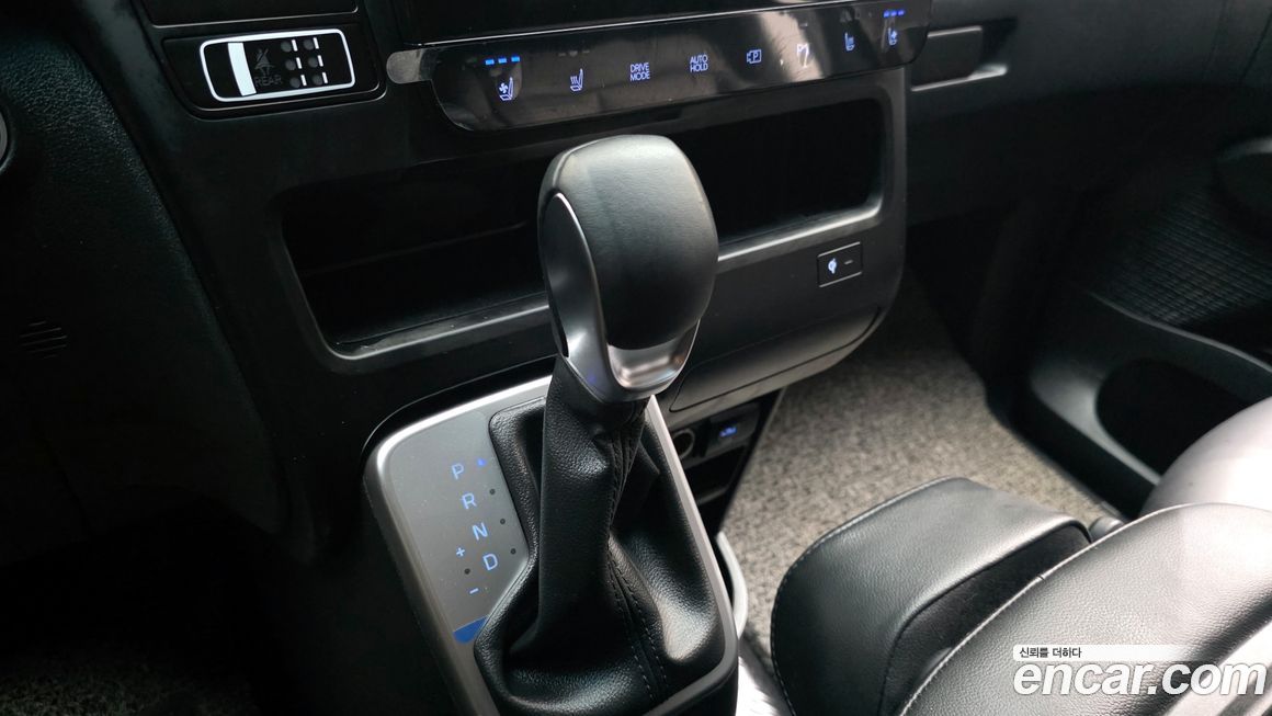 Hyundai Staria 2025