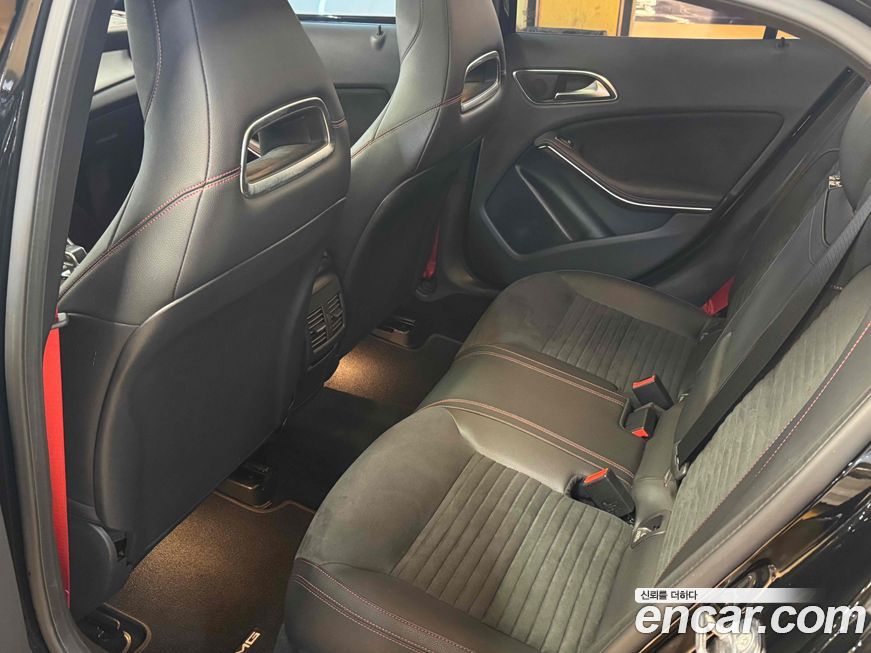 Mercedes-Benz GLA-Class 2019