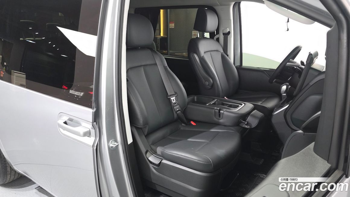 Hyundai Staria 2023