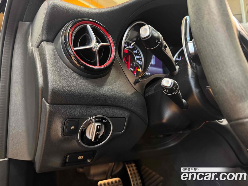 Mercedes-Benz GLA-Class 2019