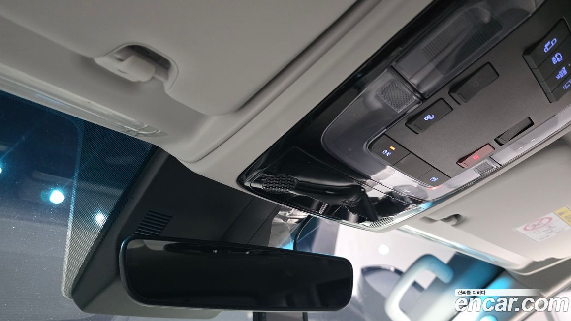 Hyundai Staria 2025