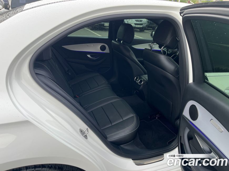 Mercedes-Benz E-Class 2021