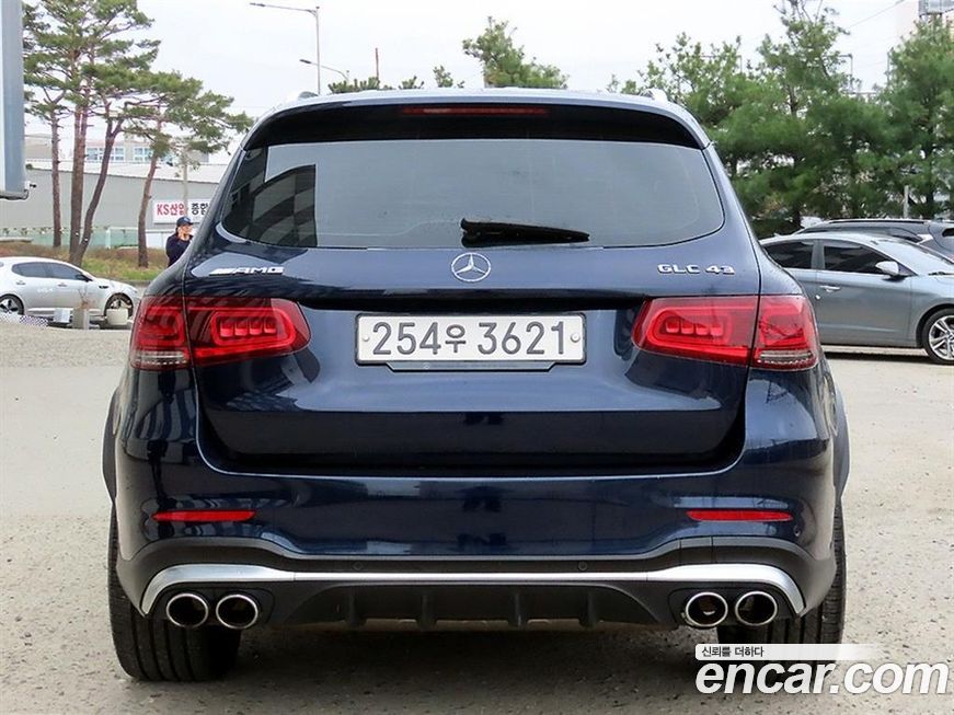 Mercedes-Benz GLC-Class 2021