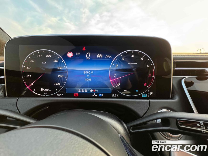 Mercedes-Benz E-Class 2025