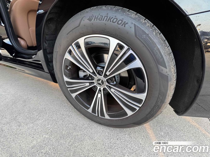 Mercedes-Benz E-Class 2025