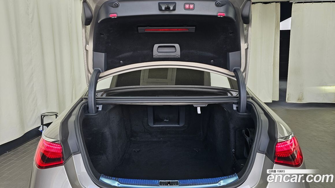 Mercedes-Benz S-Class 2021