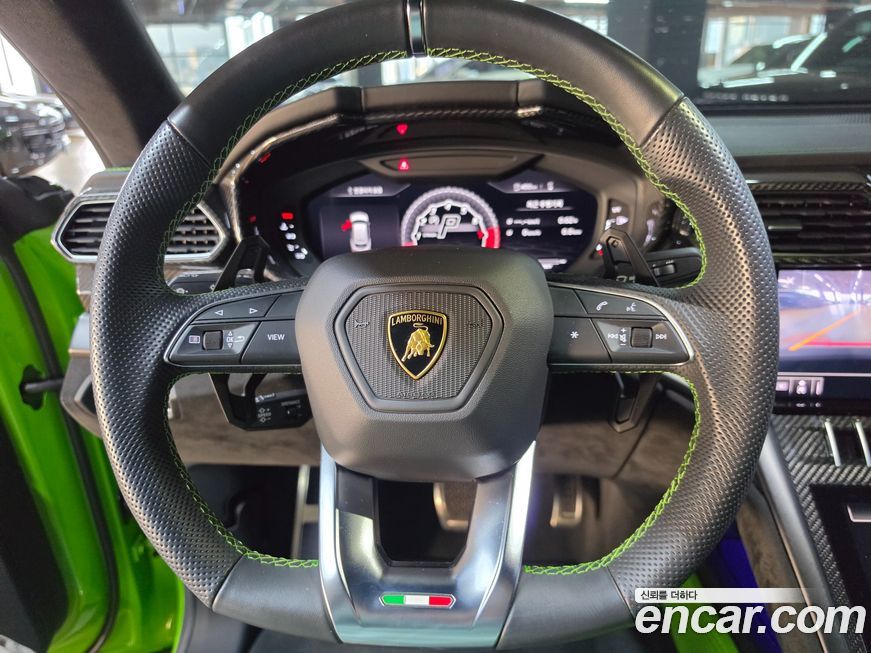 Lamborghini Urus 2021