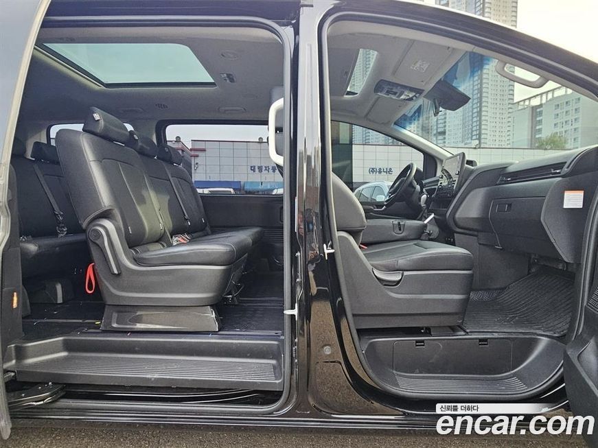 Hyundai Staria 2025